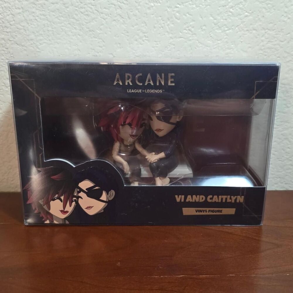 Youtooz Arcane: League of Legends Vi and Caitlyn Vinyl Figure 6